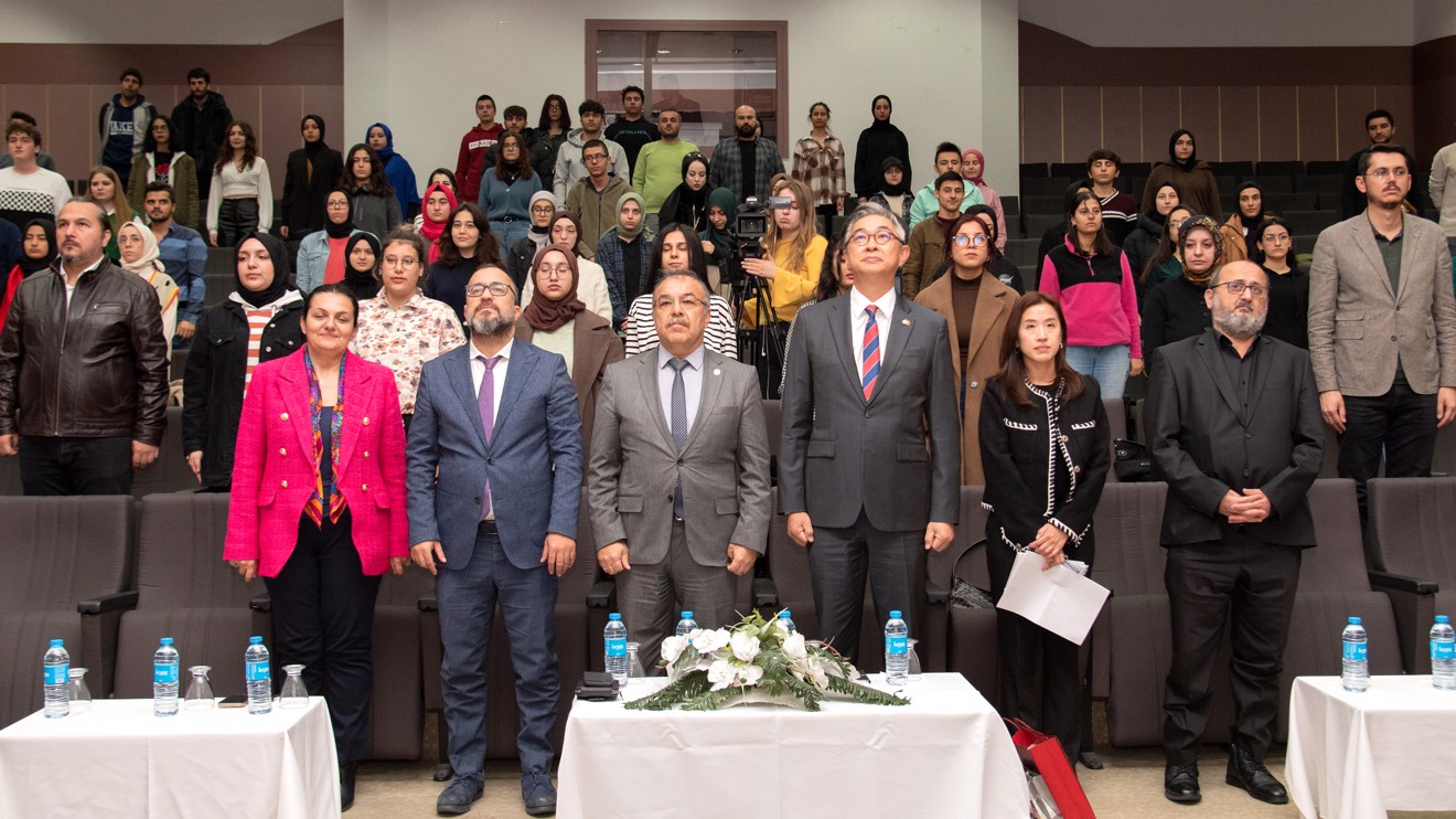 Güney Kore’nin Ankara Büyükelçisi Lee, Selçuk Üniversitesinde